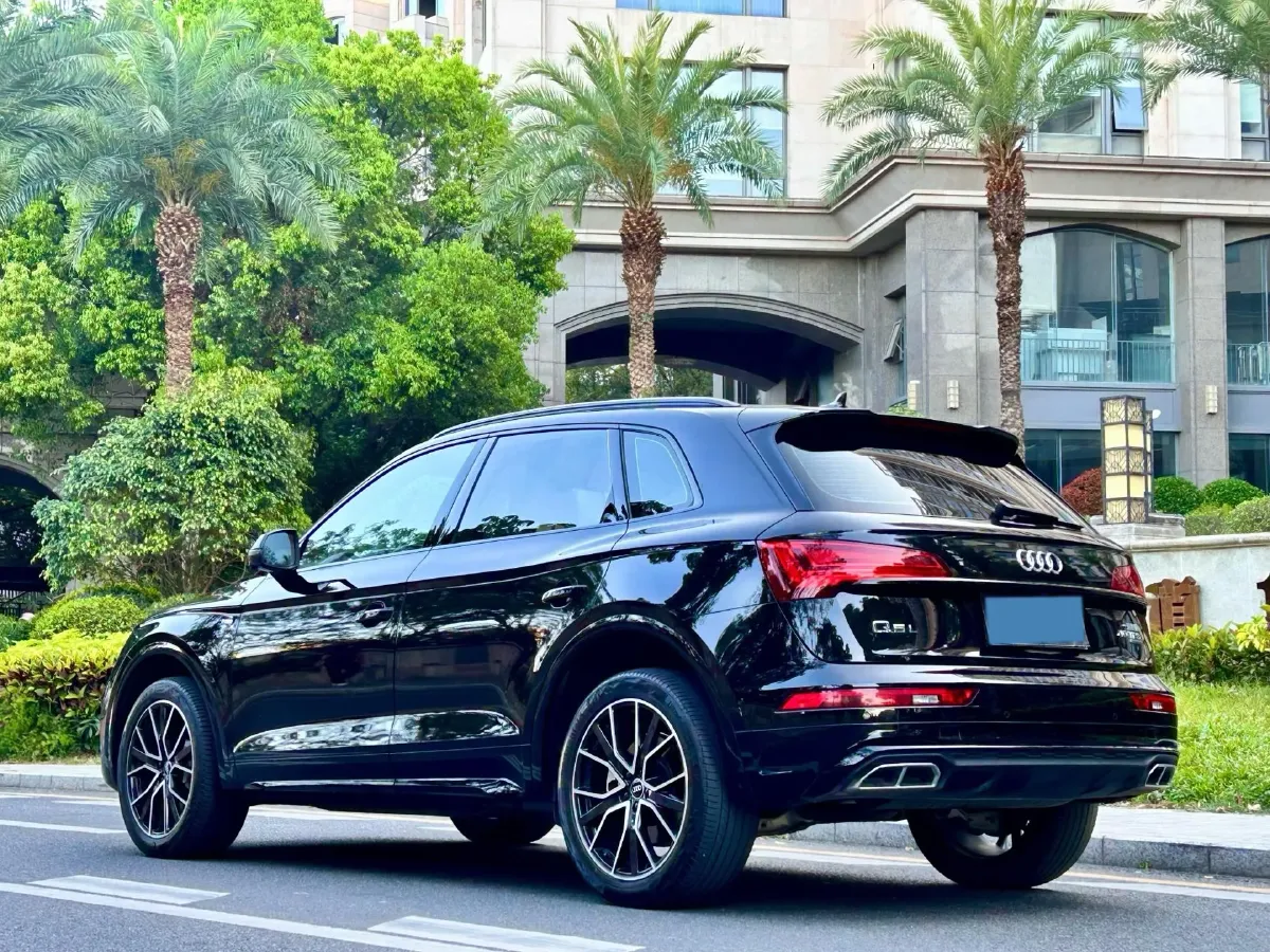 2023 Audi Q5L 2.0T 190HP L4 7DCT,autocango,china used car exporter,china ev exporter,chinese used car exporter,chinese used ev exporter
