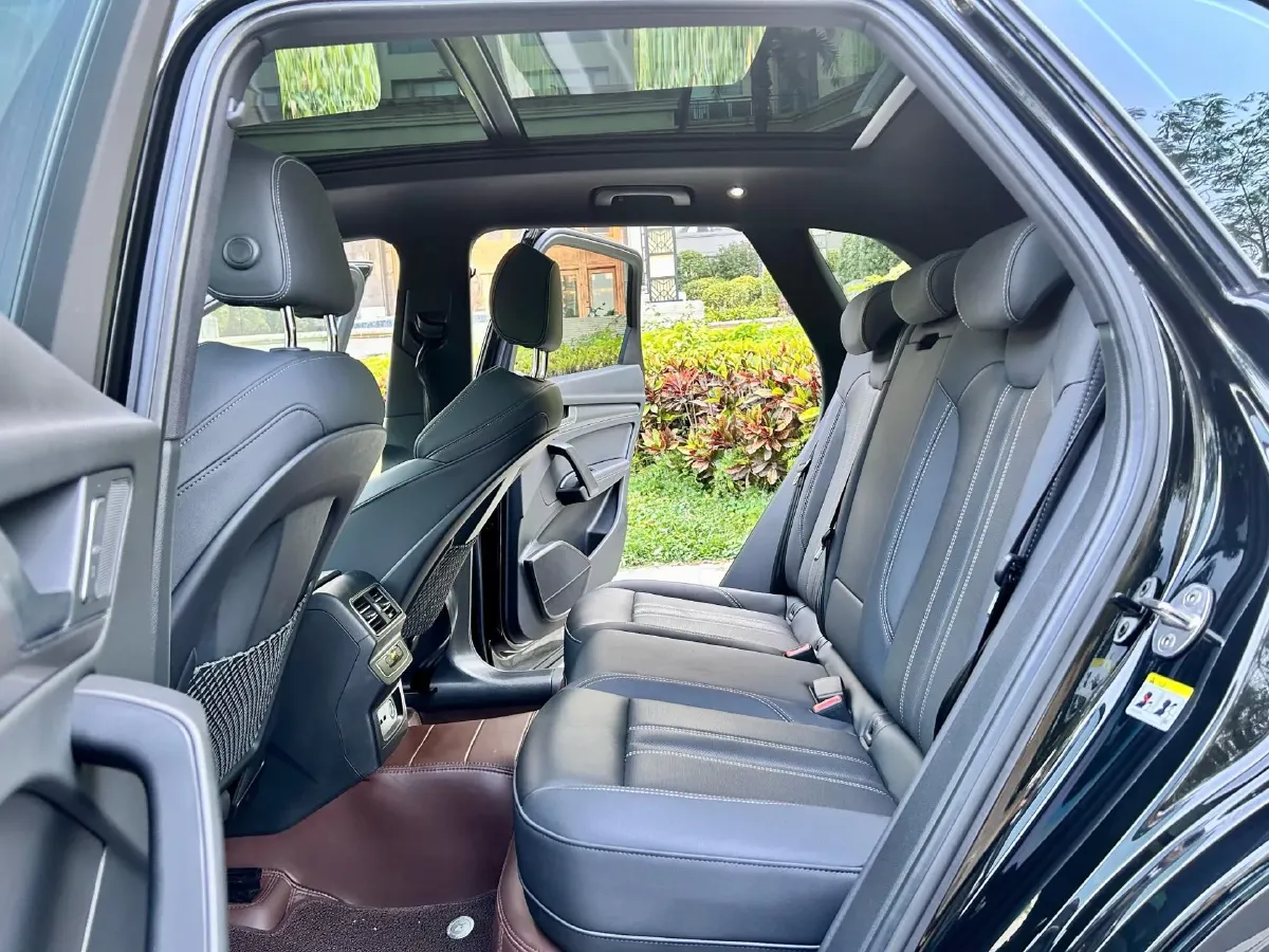 2023 Audi Q5L 2.0T 190HP L4 7DCT,autocango,china used car exporter,china ev exporter,chinese used car exporter,chinese used ev exporter