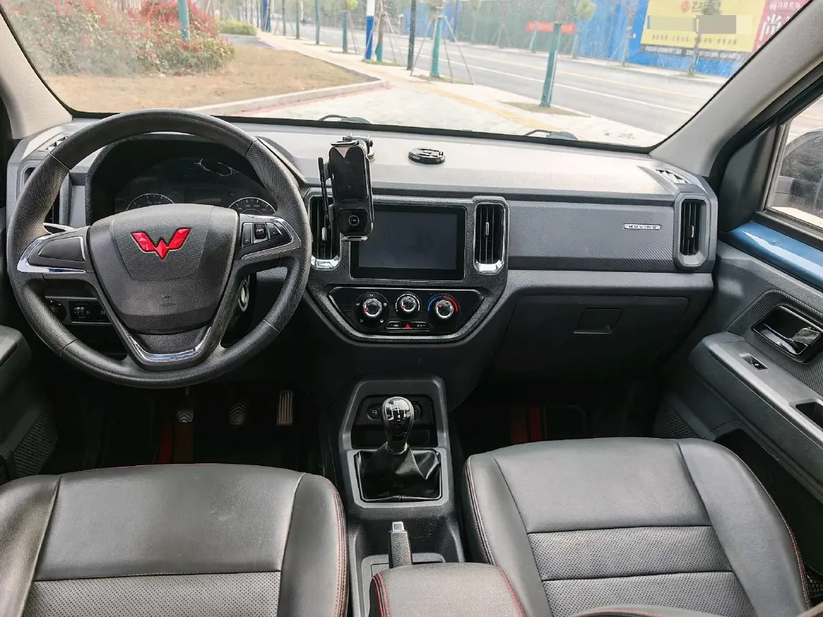 2021 WuLing ZhentTu 1.5L 99HP L4 5MT,autocango,china used car exporter,china ev exporter,chinese used car exporter,chinese used ev exporter