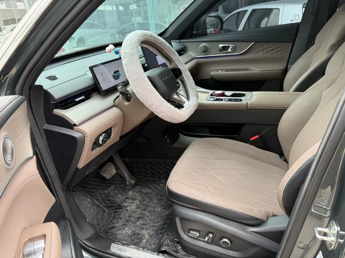 2025 Chery Tiggo 8 Plus 1.6T 197HP L4 7DCT,autocango,china used car exporter,china ev exporter,chinese used car exporter,chinese used ev exporter