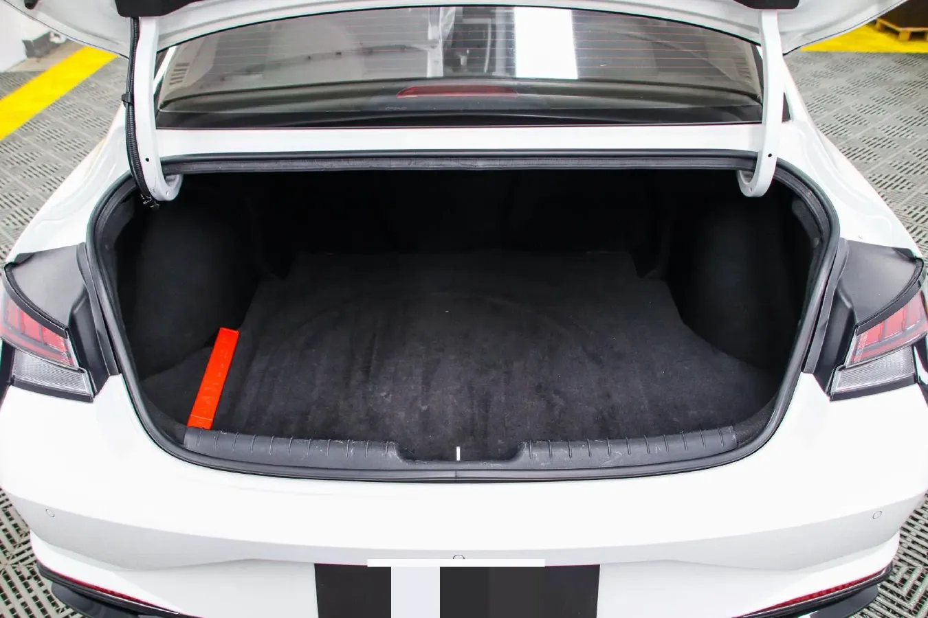 2022 Hyundai Elantra 1.5L 115HP L4 CVT,autocango,china used car exporter,china ev exporter,chinese used car exporter,chinese used ev exporter