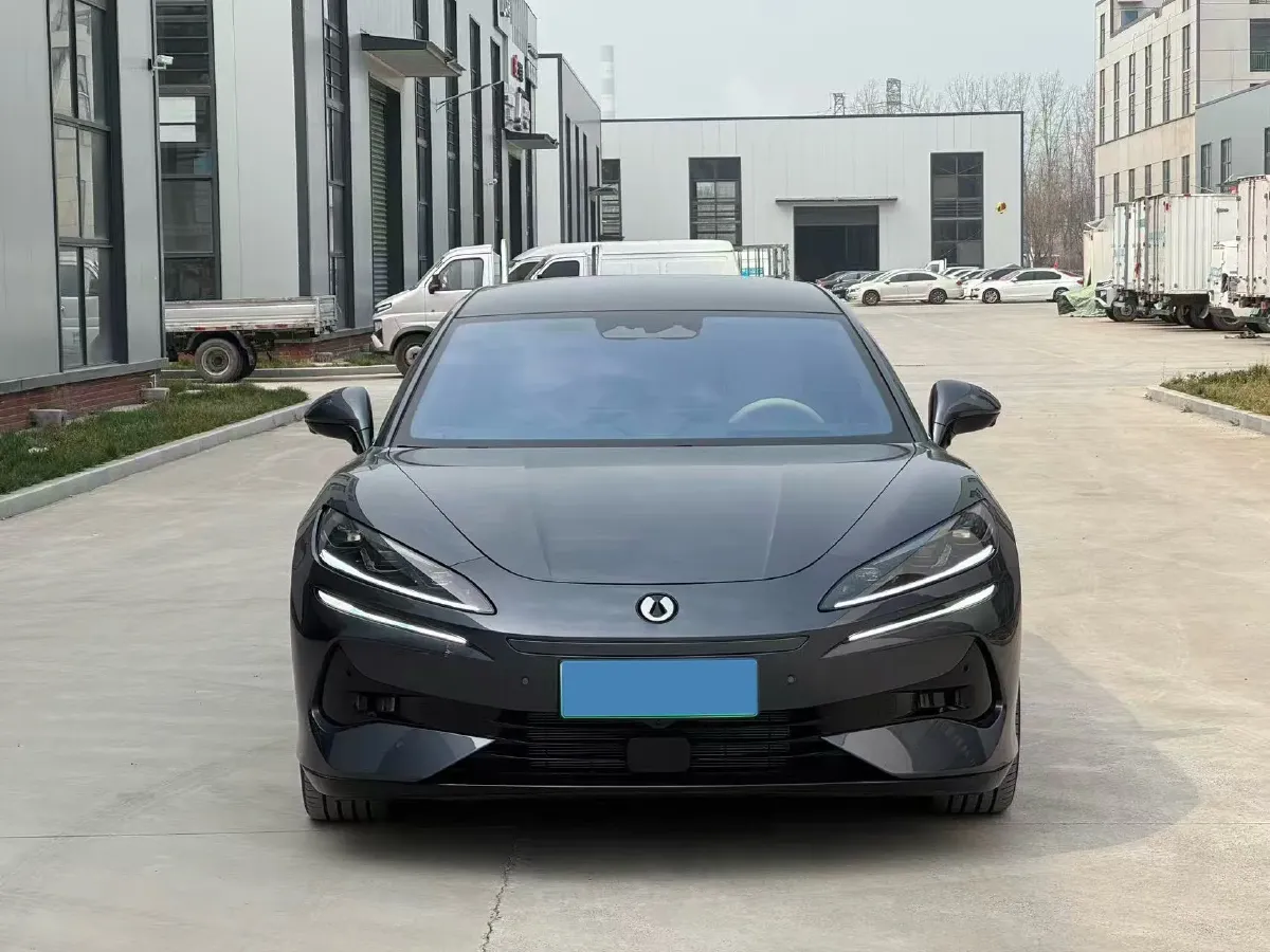 2024 Denza DenzaZ9 2.0T 207HP L4 E-CVT PHEV 38.5KWH,autocango,china used car exporter,china ev exporter,chinese used car exporter,chinese used ev exporter