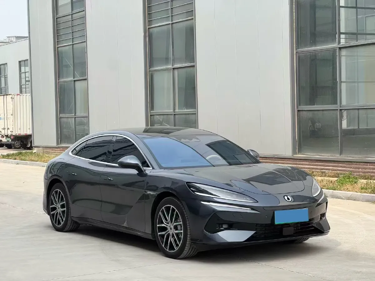 2024 Denza DenzaZ9 2.0T 207HP L4 E-CVT PHEV 38.5KWH,autocango,china used car exporter,china ev exporter,chinese used car exporter,chinese used ev exporter