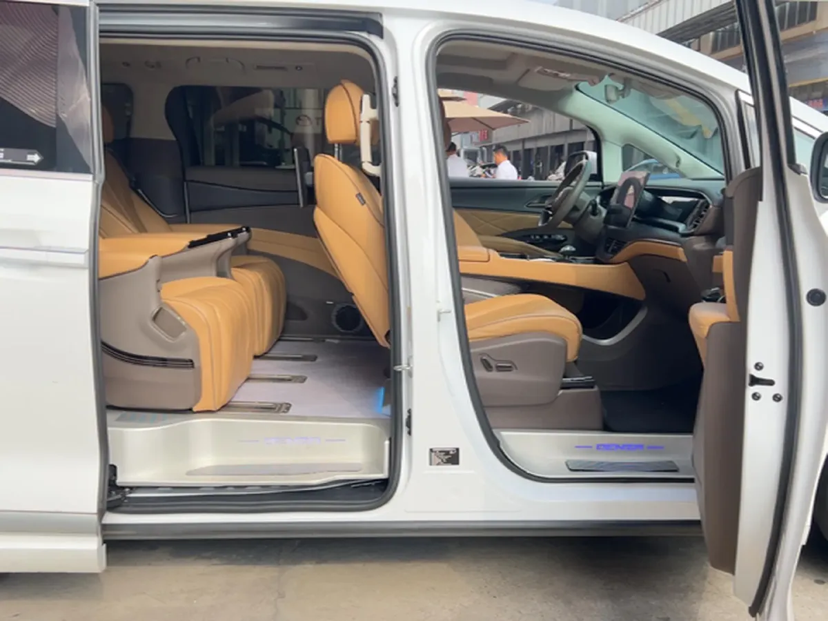 2022 HongQi HS7 3.0T 337HP V6 8AT,autocango,china used car exporter,china ev exporter,chinese used car exporter,chinese used ev exporter