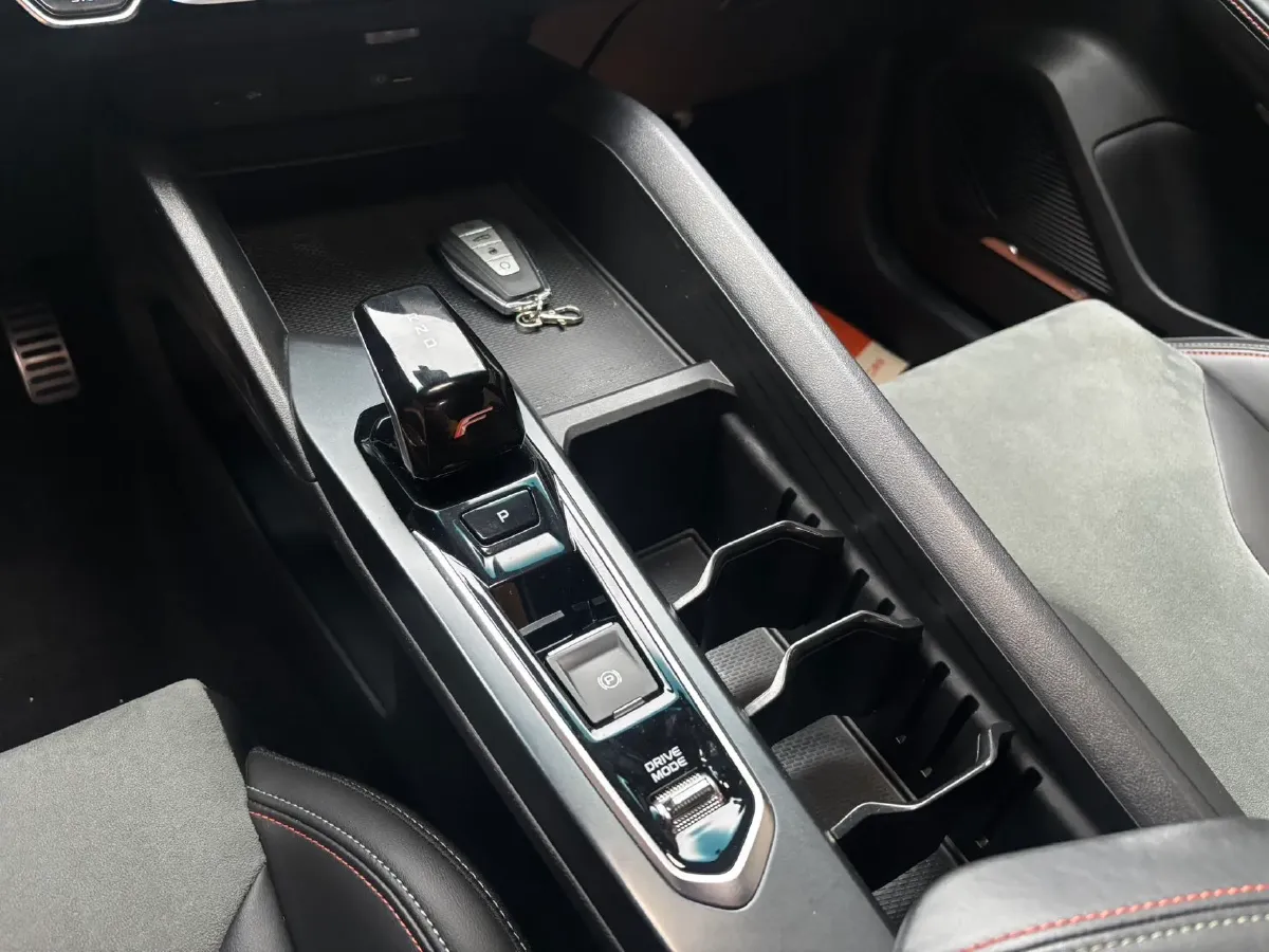 2022 Geely Binray 1.5T 181HP L4 7DCT,autocango,china used car exporter,china ev exporter,chinese used car exporter,chinese used ev exporter