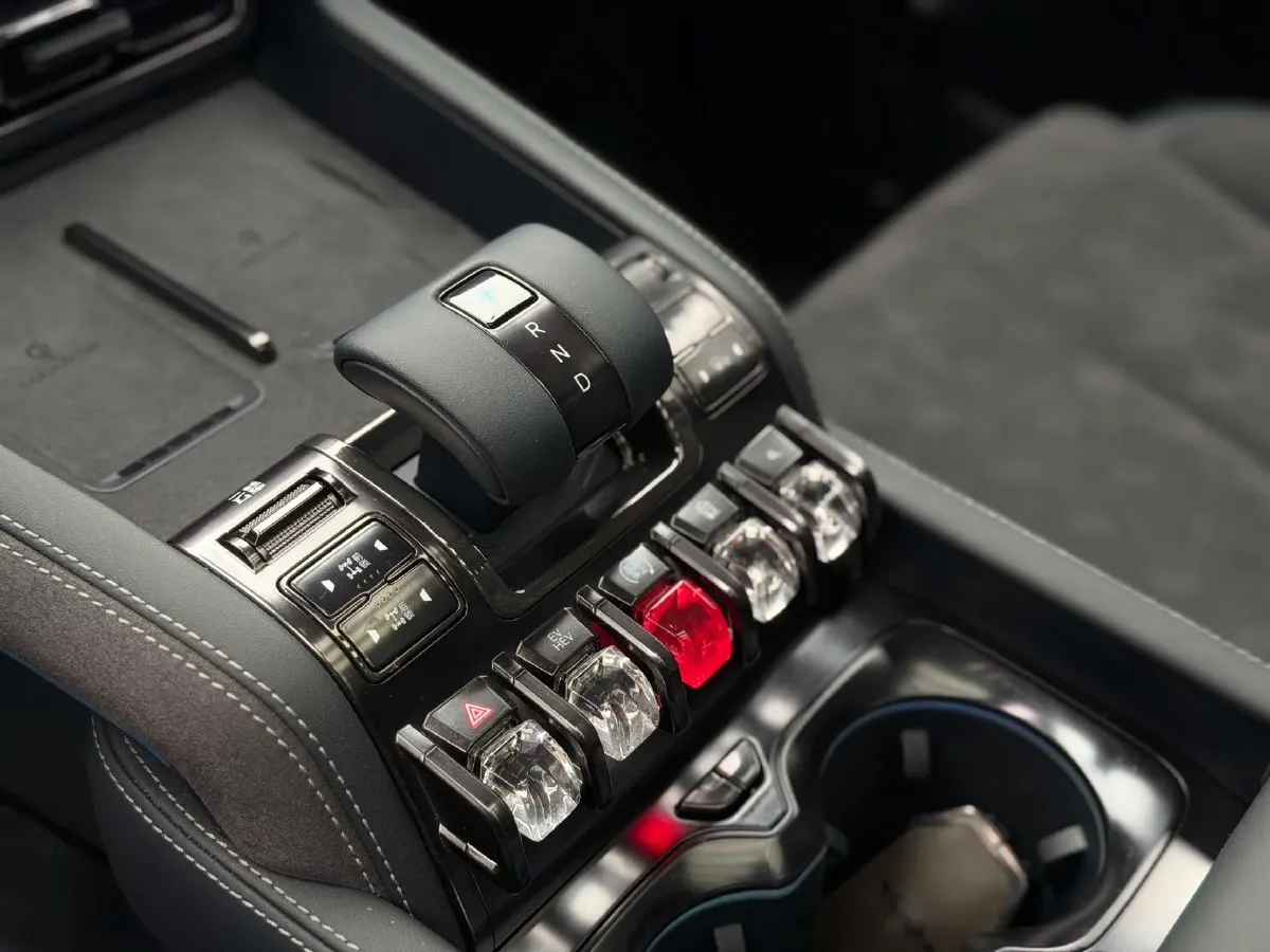 2023 Toyota Crown Kluger 2.5L 189HP L4 E-CVT Hybrid,autocango,china used car exporter,china ev exporter,chinese used car exporter,chinese used ev exporter