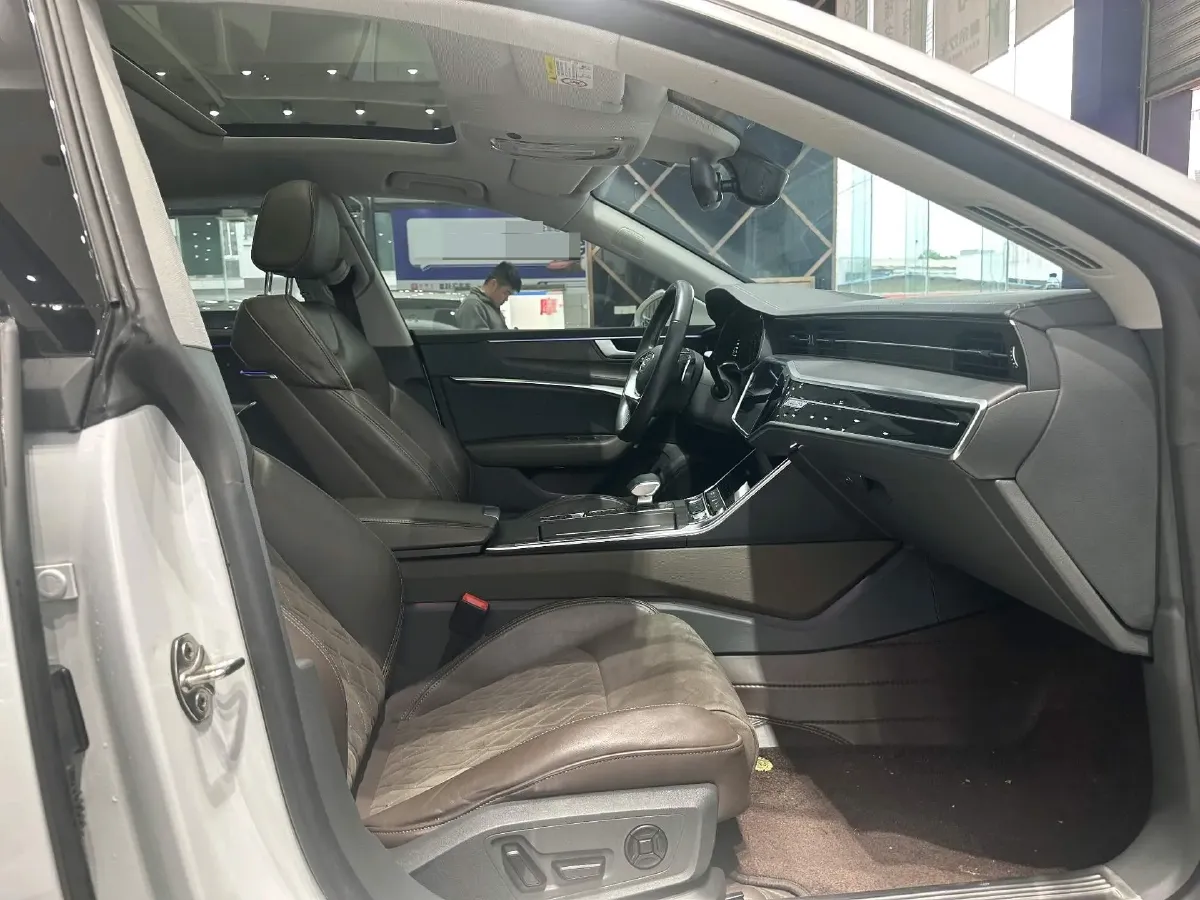 2022 Jeep Wrangler 2.0T 266HP L4 8AT,autocango,china used car exporter,china ev exporter,chinese used car exporter,chinese used ev exporter