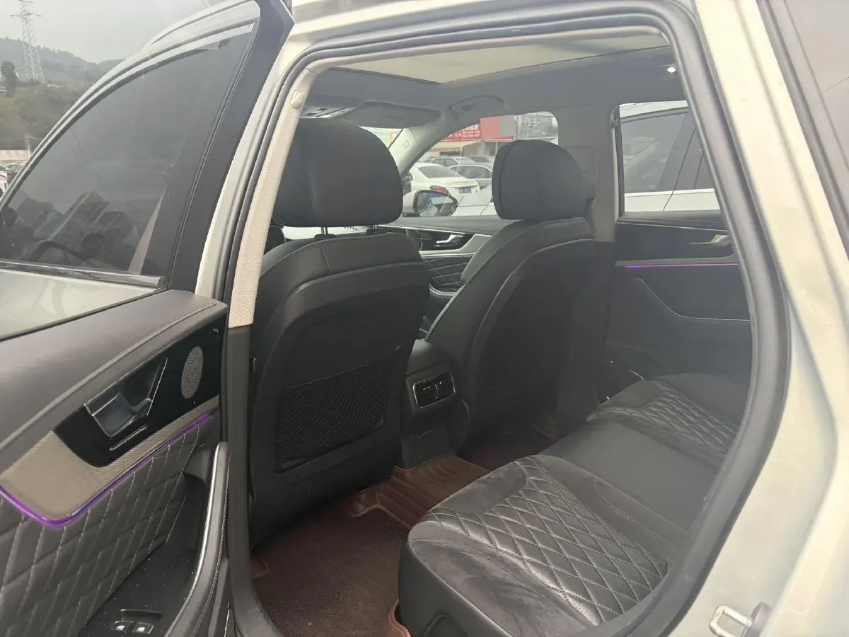 2019 HongQi HS5 2.0T 224HP L4 6AT,autocango,china used car exporter,china ev exporter,chinese used car exporter,chinese used ev exporter