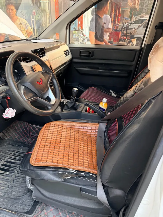 2021 WuLing ZhengChen 1.5T 147HP L4 6MT,autocango,china used car exporter,china ev exporter,chinese used car exporter,chinese used ev exporter