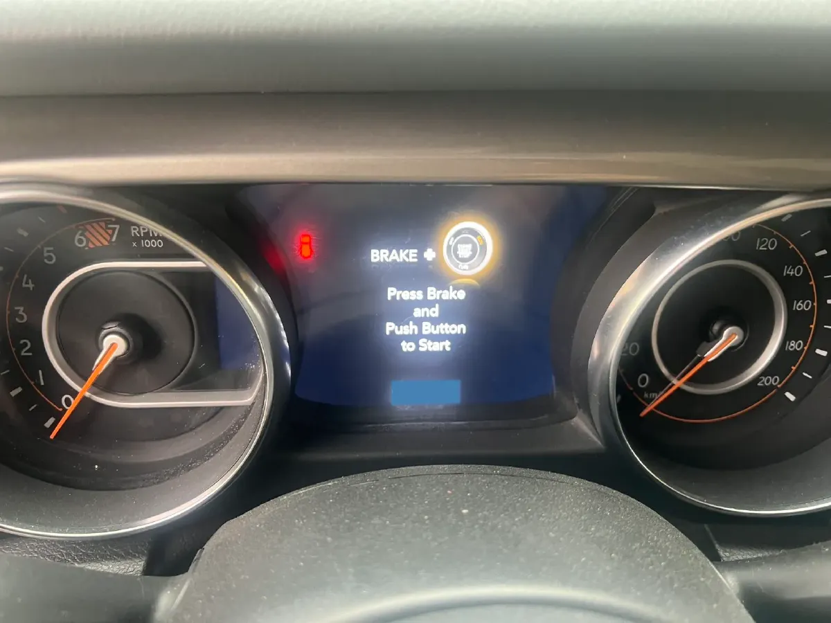 2019 Jeep Wrangler 2.0T 266HP L4 8AT,autocango,china used car exporter,china ev exporter,chinese used car exporter,chinese used ev exporter