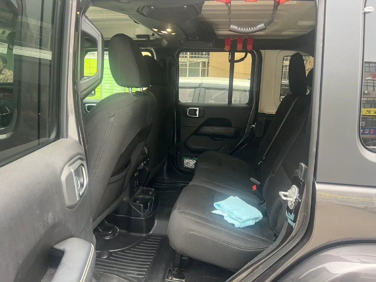 2019 Jeep Wrangler 2.0T 266HP L4 8AT,autocango,china used car exporter,china ev exporter,chinese used car exporter,chinese used ev exporter