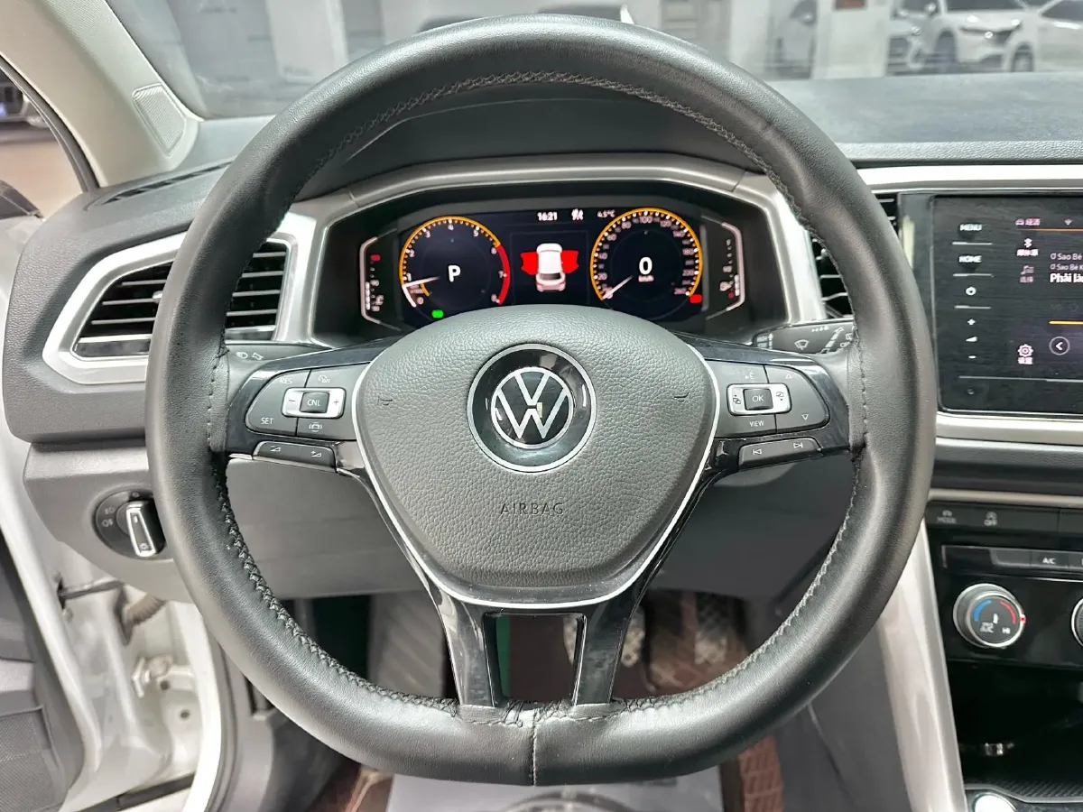 2022 Volkswagen T-Roc 1.4T 150HP L4 7DCT,autocango,china used car exporter,china ev exporter,chinese used car exporter,chinese used ev exporter