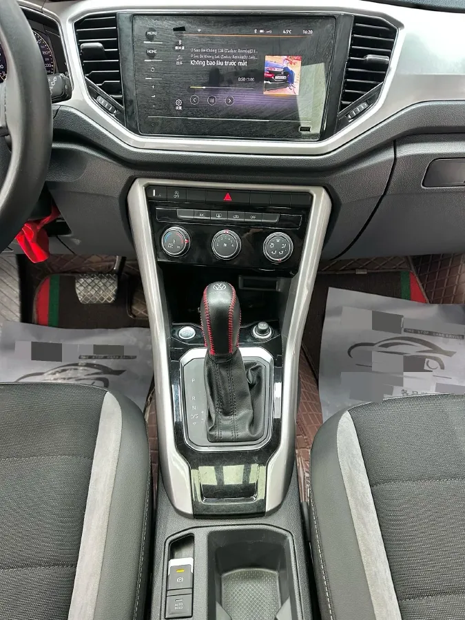 2022 Volkswagen T-Roc 1.4T 150HP L4 7DCT,autocango,china used car exporter,china ev exporter,chinese used car exporter,chinese used ev exporter