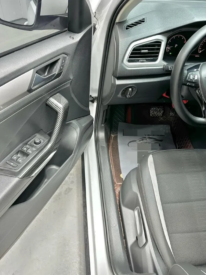 2022 Volkswagen T-Roc 1.4T 150HP L4 7DCT,autocango,china used car exporter,china ev exporter,chinese used car exporter,chinese used ev exporter