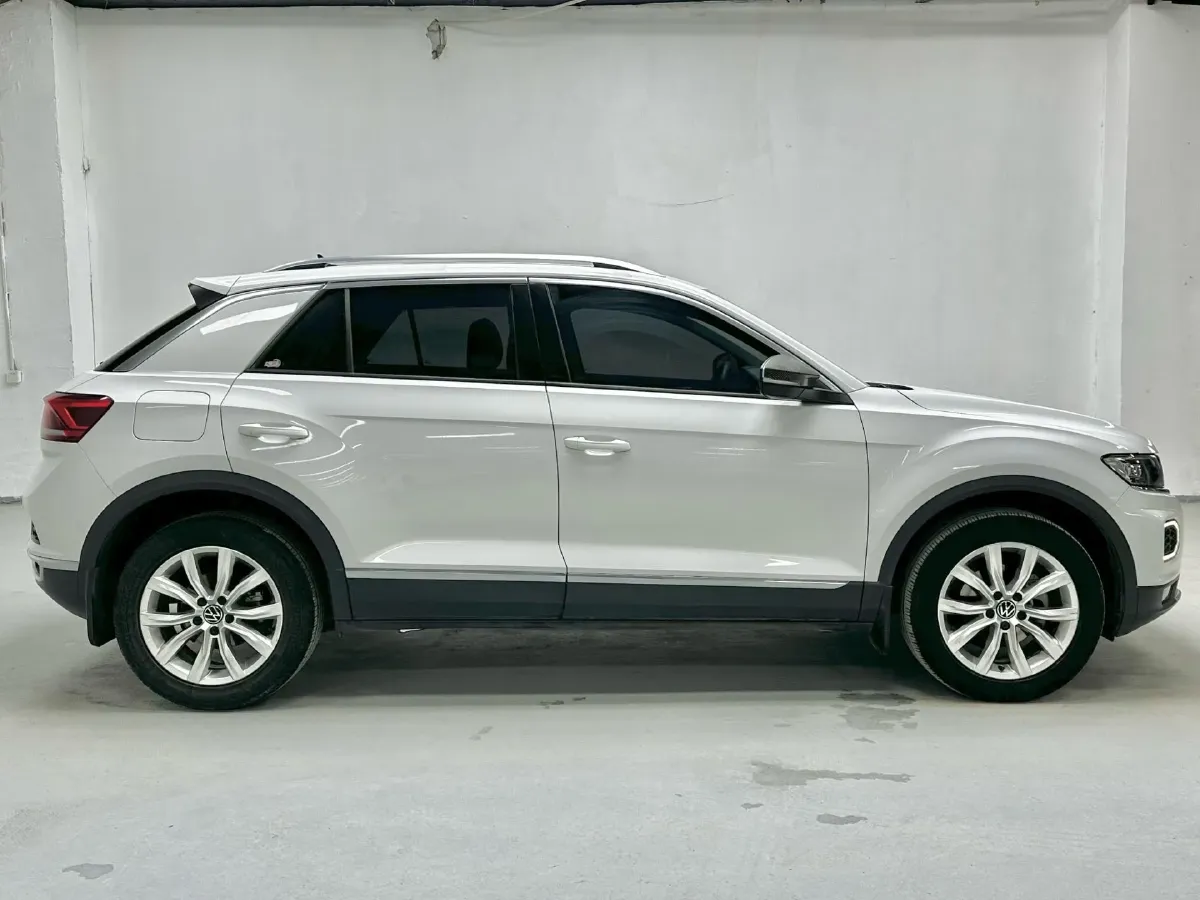 2022 Volkswagen T-Roc 1.4T 150HP L4 7DCT,autocango,china used car exporter,china ev exporter,chinese used car exporter,chinese used ev exporter
