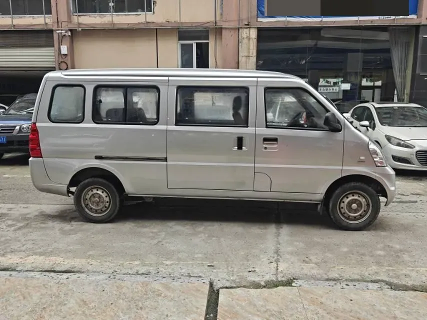 2021 WuLing RongGuang 1.5L 99HP L4 5MT,autocango,china used car exporter,china ev exporter,chinese used car exporter,chinese used ev exporter
