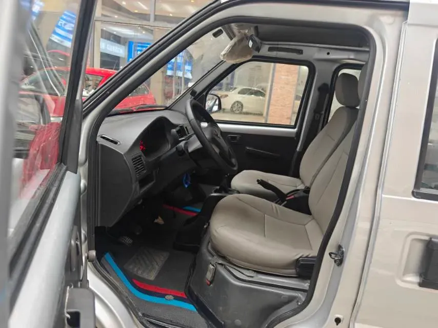 2021 WuLing RongGuang 1.5L 99HP L4 5MT,autocango,china used car exporter,china ev exporter,chinese used car exporter,chinese used ev exporter