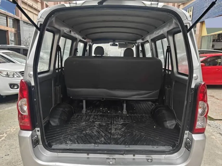 2021 WuLing RongGuang 1.5L 99HP L4 5MT,autocango,china used car exporter,china ev exporter,chinese used car exporter,chinese used ev exporter