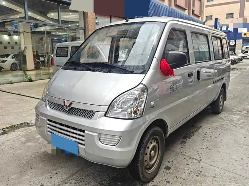 2021 WuLing RongGuang 1.5L 99HP L4 5MT,autocango,china used car exporter,china ev exporter,chinese used car exporter,chinese used ev exporter