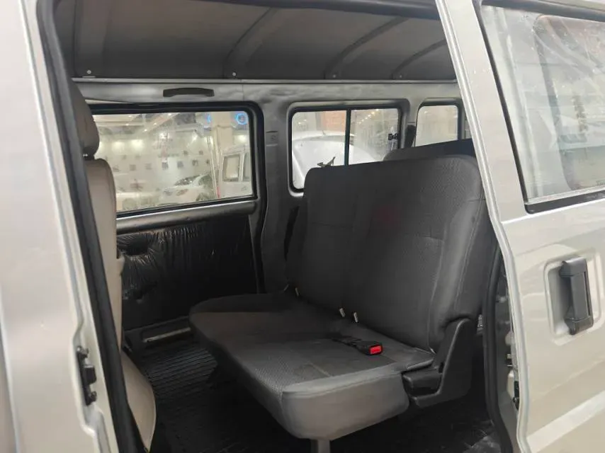 2021 WuLing RongGuang 1.5L 99HP L4 5MT,autocango,china used car exporter,china ev exporter,chinese used car exporter,chinese used ev exporter