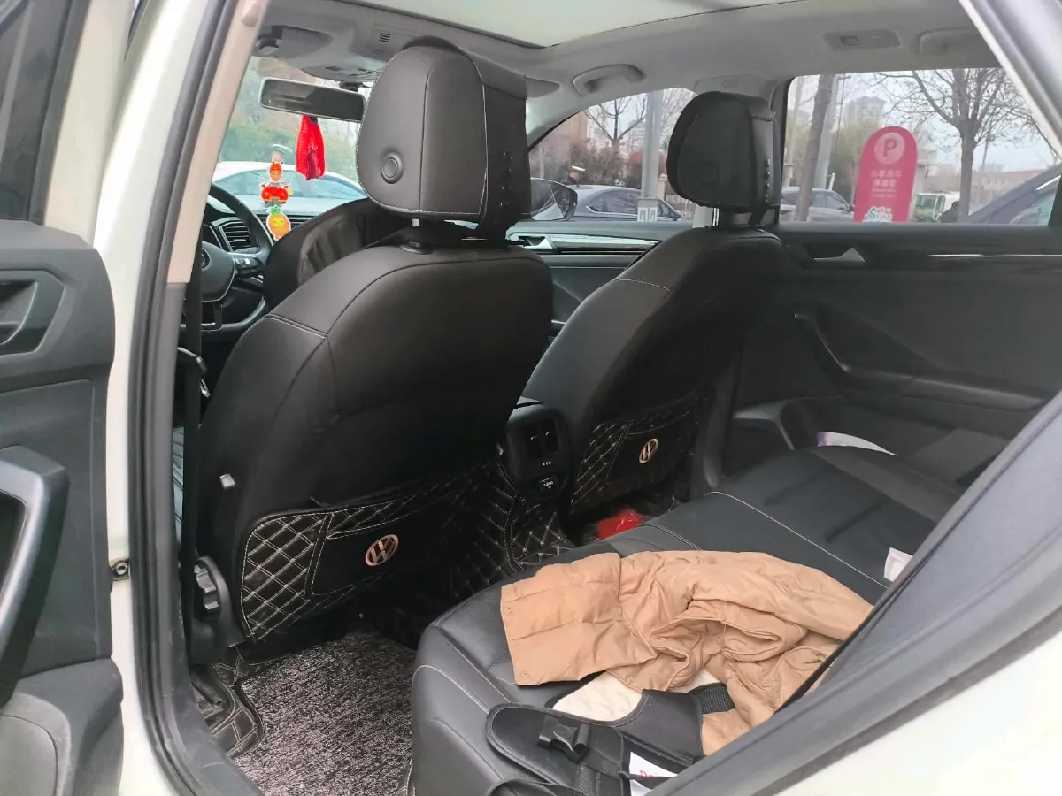 2020 Volkswagen T-Roc 1.4T 150HP L4 7DCT,autocango,china used car exporter,china ev exporter,chinese used car exporter,chinese used ev exporter