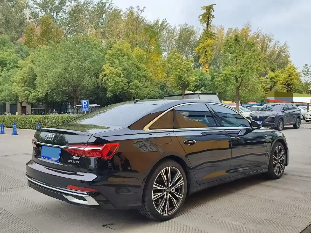 2023 Audi A6L 2.0T 245HP L4 7DCT,autocango,china used car exporter,china ev exporter,chinese used car exporter,chinese used ev exporter