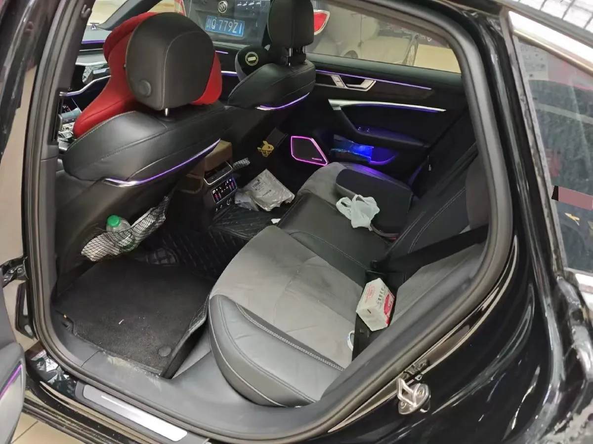 2023 Audi A6L 2.0T 245HP L4 7DCT,autocango,china used car exporter,china ev exporter,chinese used car exporter,chinese used ev exporter