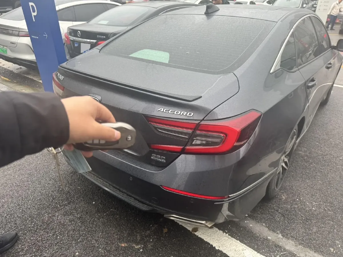 2022 Honda Accord 1.5T 194HP L4 CVT,autocango,china used car exporter,china ev exporter,chinese used car exporter,chinese used ev exporter