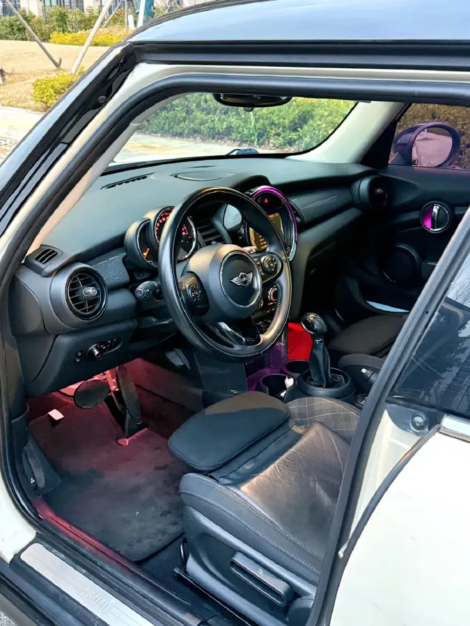 2016 MINI MINI 1.5T 136HP L3 6AT,autocango,china used car exporter,china ev exporter,chinese used car exporter,chinese used ev exporter