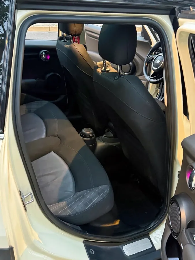 2016 MINI MINI 1.5T 136HP L3 6AT,autocango,china used car exporter,china ev exporter,chinese used car exporter,chinese used ev exporter