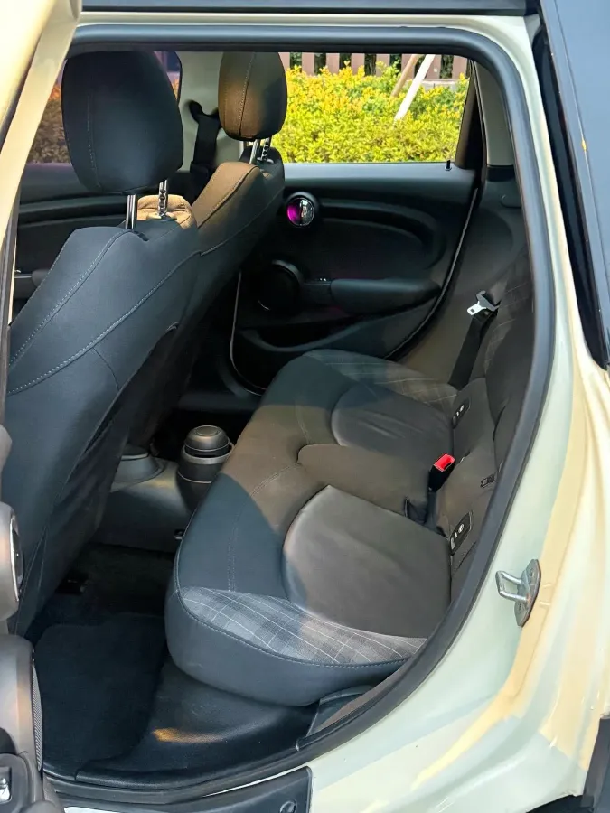 2016 MINI MINI 1.5T 136HP L3 6AT,autocango,china used car exporter,china ev exporter,chinese used car exporter,chinese used ev exporter