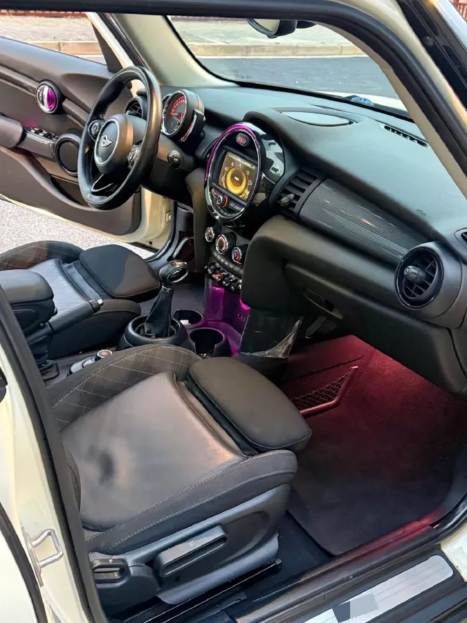 2016 MINI MINI 1.5T 136HP L3 6AT,autocango,china used car exporter,china ev exporter,chinese used car exporter,chinese used ev exporter