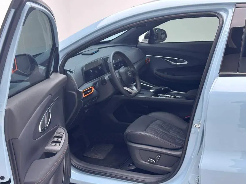 2022 ChangAn UNI-T 1.5T 188HP L4 7DCT,autocango,china used car exporter,china ev exporter,chinese used car exporter,chinese used ev exporter