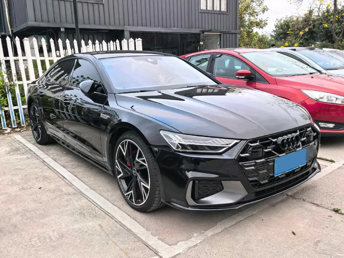 2024 Audi A7L 2.0T 245HP L4 7DCT,autocango,china used car exporter,china ev exporter,chinese used car exporter,chinese used ev exporter