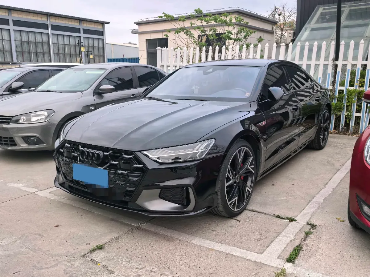 2024 Audi A7L 2.0T 245HP L4 7DCT,autocango,china used car exporter,china ev exporter,chinese used car exporter,chinese used ev exporter