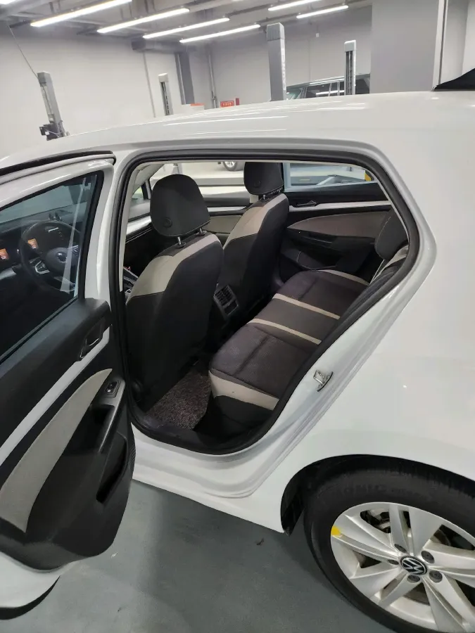 2021 Volkswagen Golf 1.2T 116HP L4 7DCT,autocango,china used car exporter,china ev exporter,chinese used car exporter,chinese used ev exporter