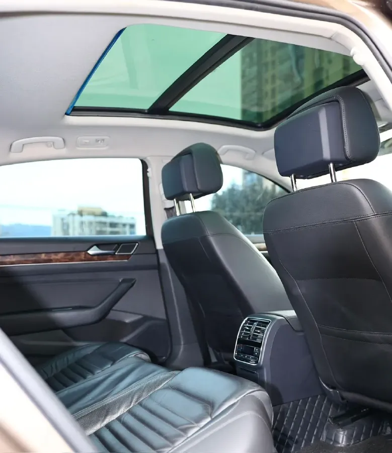 2018 Volkswagen Magotan 1.8T 180HP L4 7DCT,autocango,china used car exporter,china ev exporter,chinese used car exporter,chinese used ev exporter