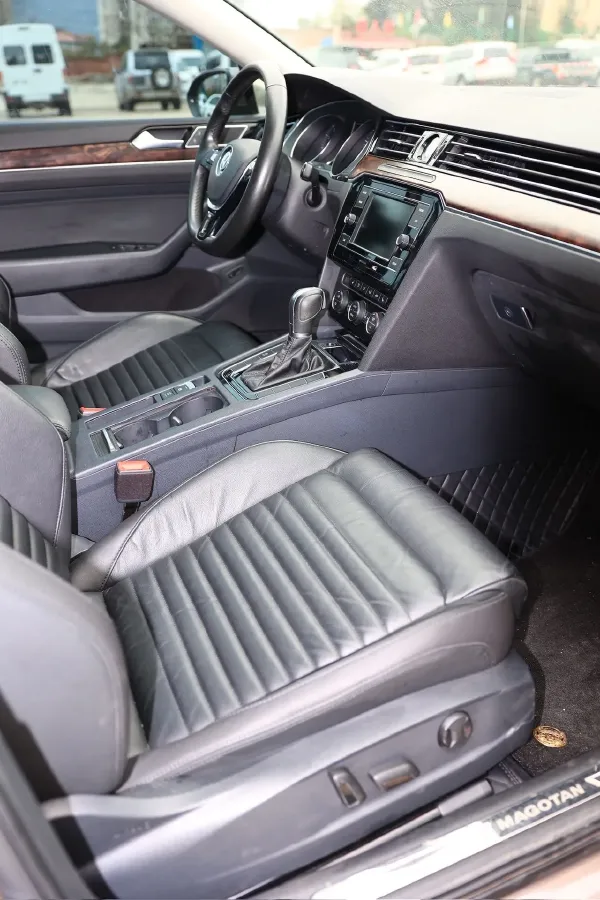 2018 Volkswagen Magotan 1.8T 180HP L4 7DCT,autocango,china used car exporter,china ev exporter,chinese used car exporter,chinese used ev exporter