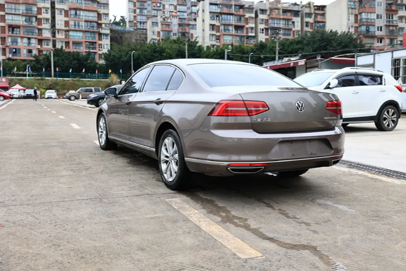 2018 Volkswagen Magotan 1.8T 180HP L4 7DCT,autocango,china used car exporter,china ev exporter,chinese used car exporter,chinese used ev exporter