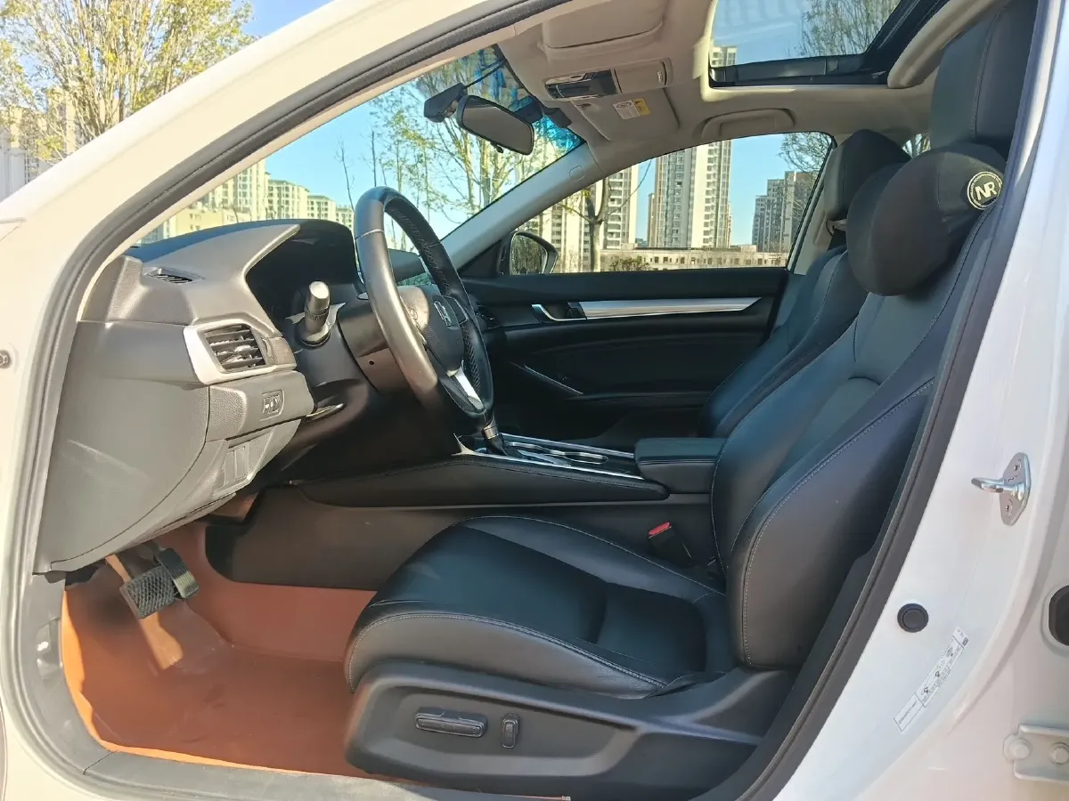 2022 Honda Accord 1.5T 194HP L4 CVT,autocango,china used car exporter,china ev exporter,chinese used car exporter,chinese used ev exporter