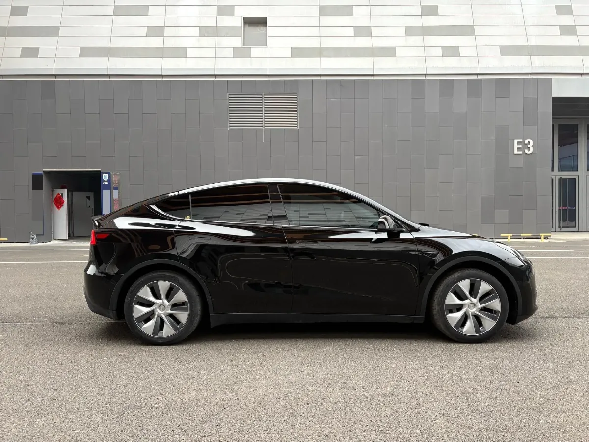 2022 Tesla Model Y BEV 60KWH,autocango,china used car exporter,china ev exporter,chinese used car exporter,chinese used ev exporter