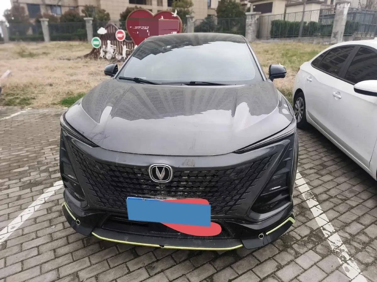 2022 ChangAn UNI-T 1.5T 188HP L4 7DCT,autocango,china used car exporter,china ev exporter,chinese used car exporter,chinese used ev exporter