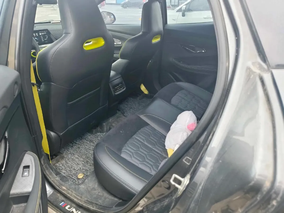 2022 ChangAn UNI-T 1.5T 188HP L4 7DCT,autocango,china used car exporter,china ev exporter,chinese used car exporter,chinese used ev exporter