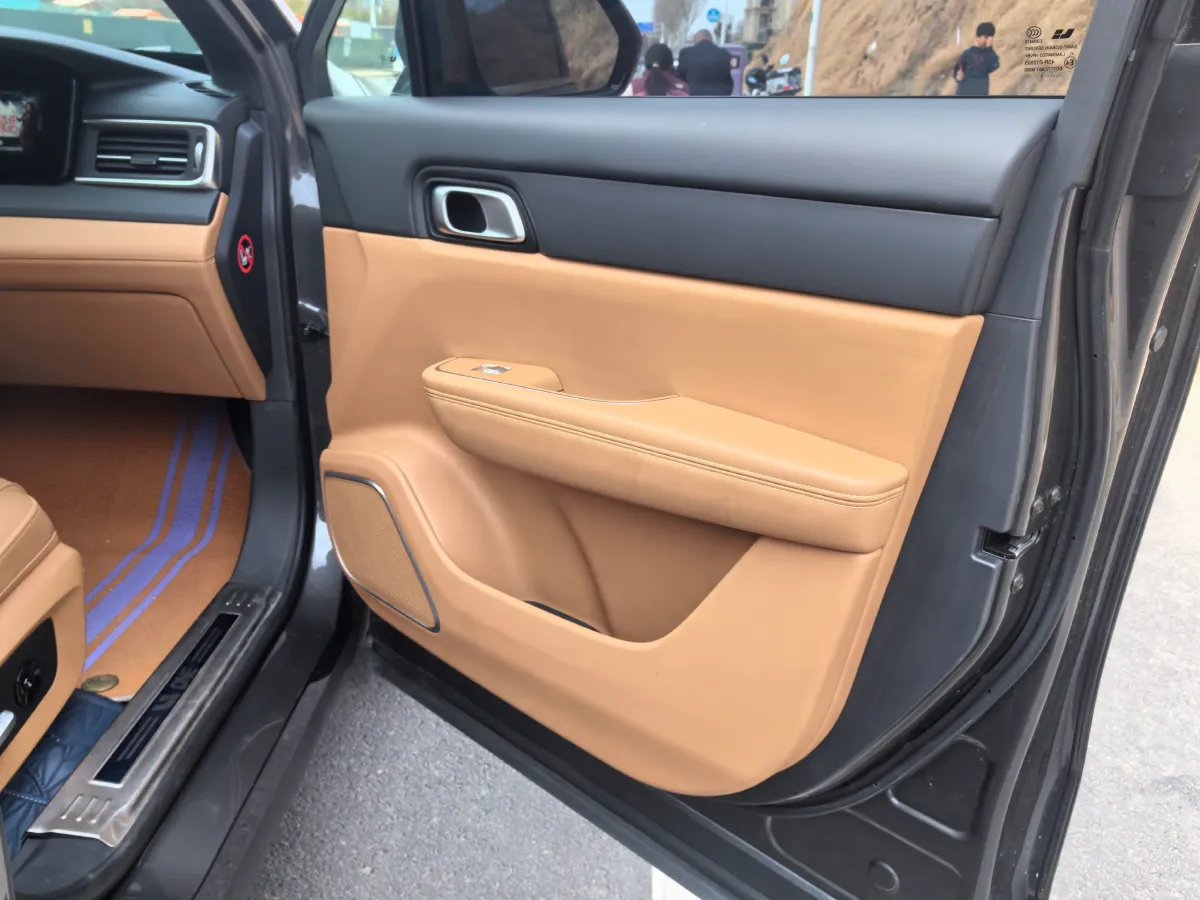 2021 Li ONE Range Extended 131HP REEV 40.5KWH,autocango,china used car exporter,china ev exporter,chinese used car exporter,chinese used ev exporter