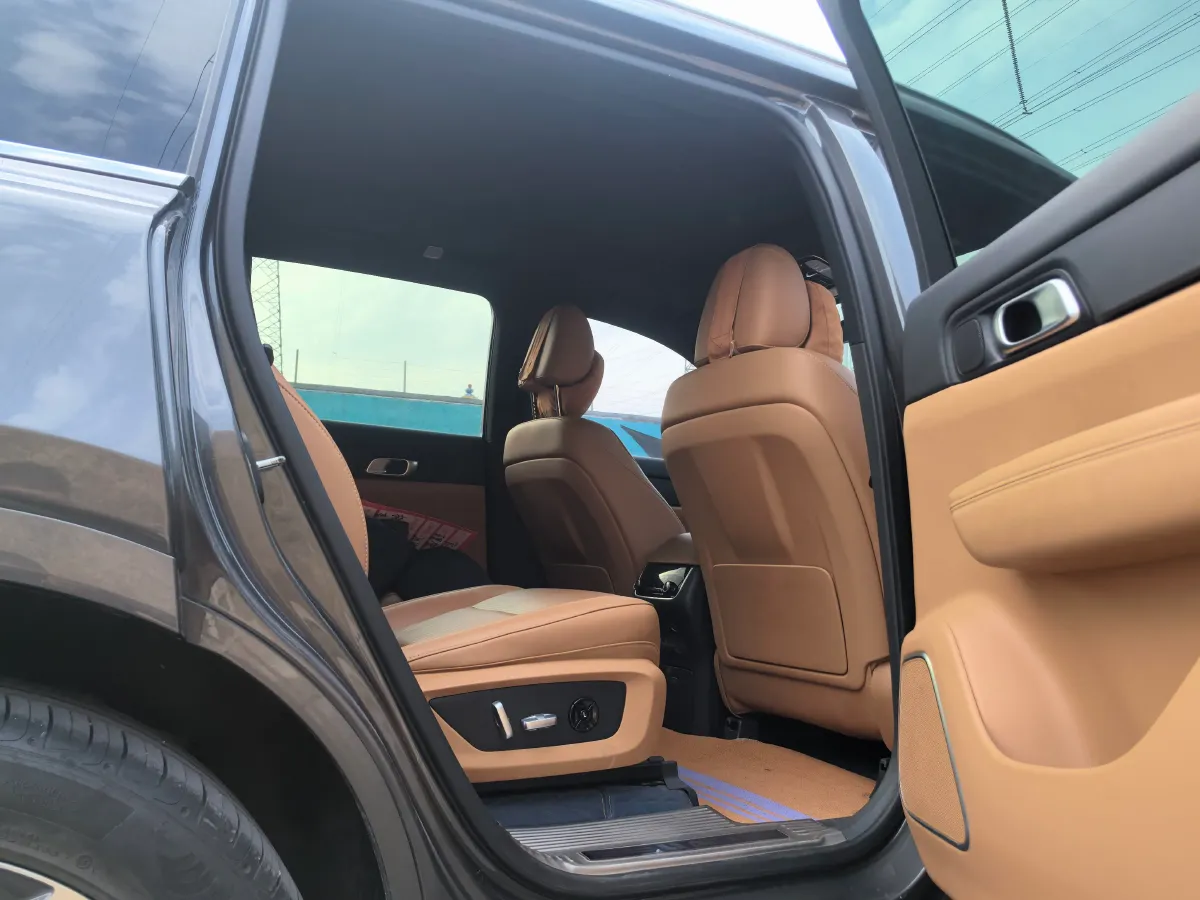 2021 Li ONE Range Extended 131HP REEV 40.5KWH,autocango,china used car exporter,china ev exporter,chinese used car exporter,chinese used ev exporter