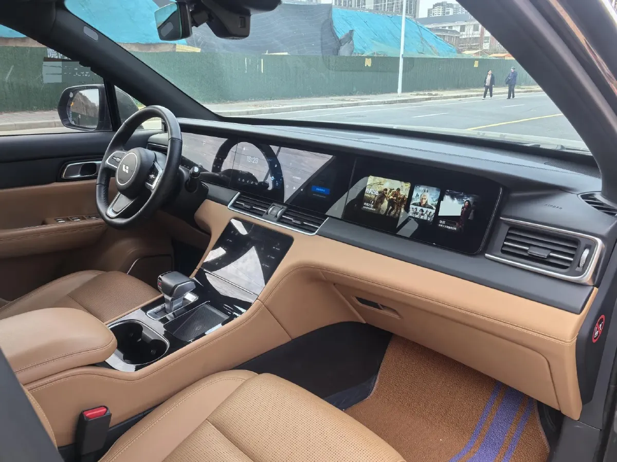 2021 Li ONE Range Extended 131HP REEV 40.5KWH,autocango,china used car exporter,china ev exporter,chinese used car exporter,chinese used ev exporter