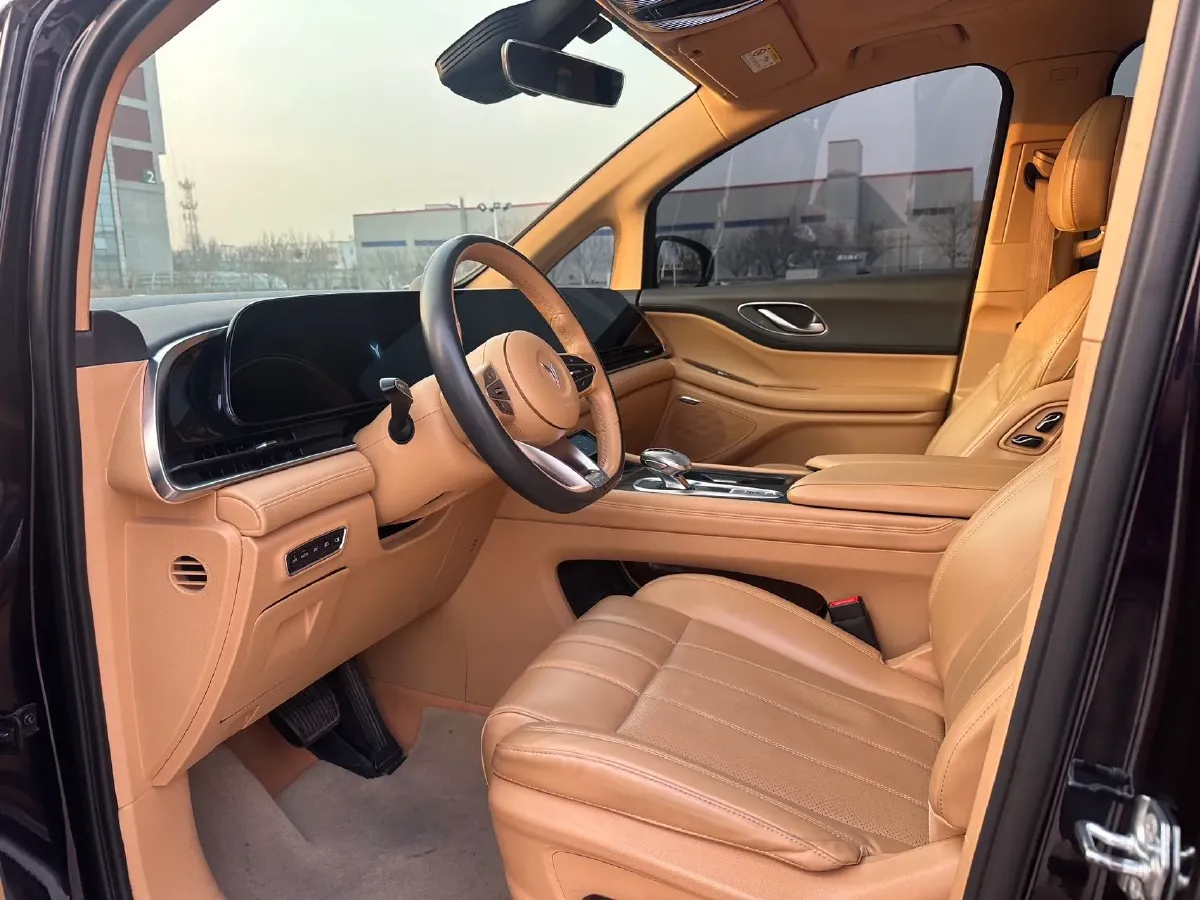 2022 Voyah Dream 1.5T 136HP L4 PHEV 25.57KWH,autocango,china used car exporter,china ev exporter,chinese used car exporter,chinese used ev exporter