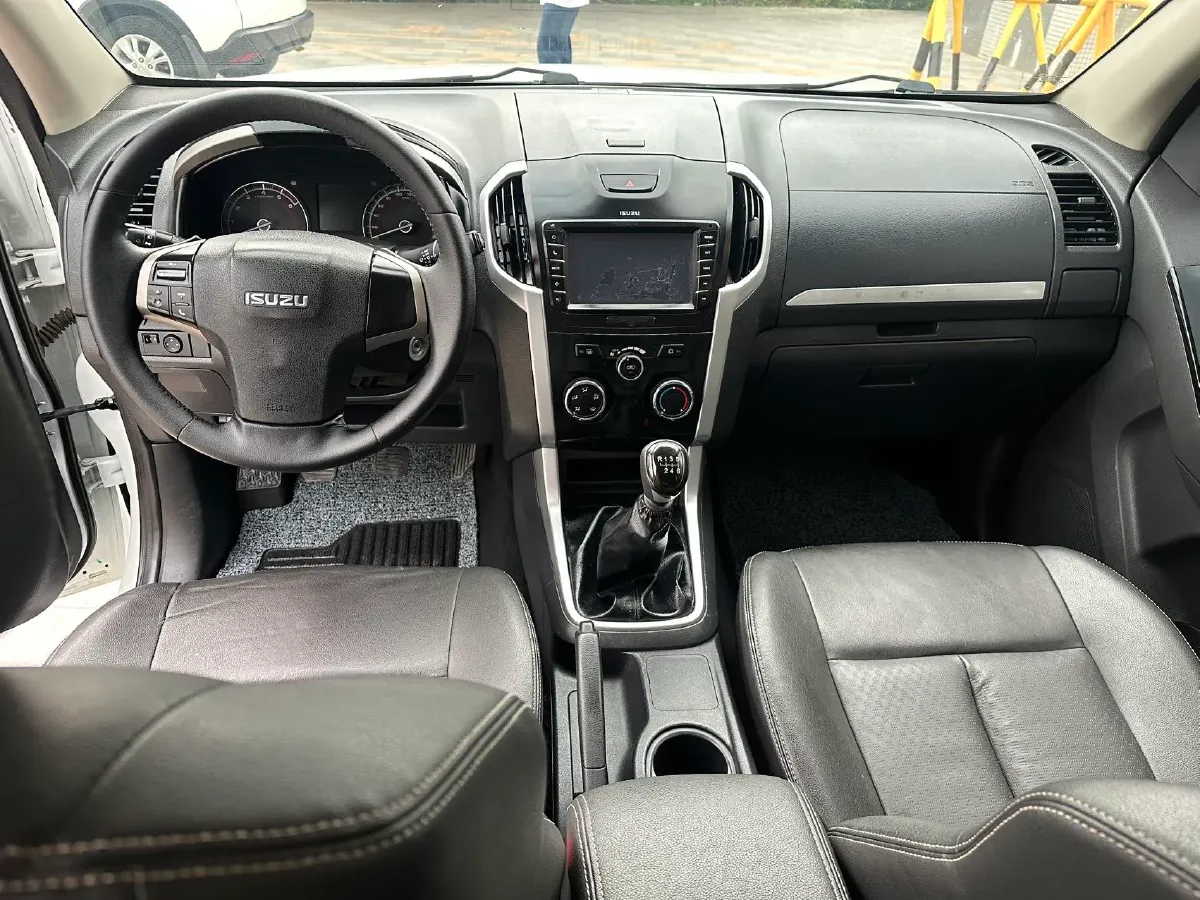 2019 Isuzu LingTuo 2.5T 129HP L4 6MT,autocango,china used car exporter,china ev exporter,chinese used car exporter,chinese used ev exporter