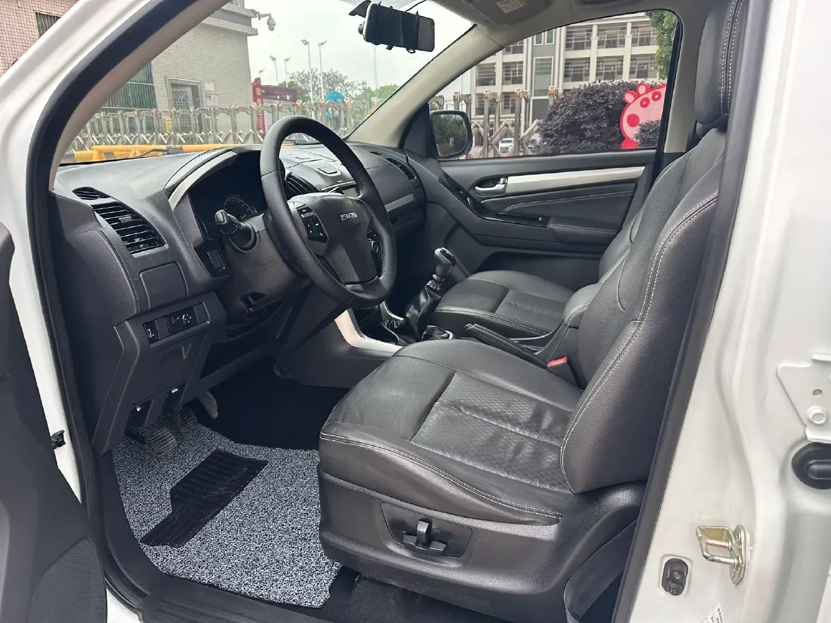 2019 Isuzu LingTuo 2.5T 129HP L4 6MT,autocango,china used car exporter,china ev exporter,chinese used car exporter,chinese used ev exporter