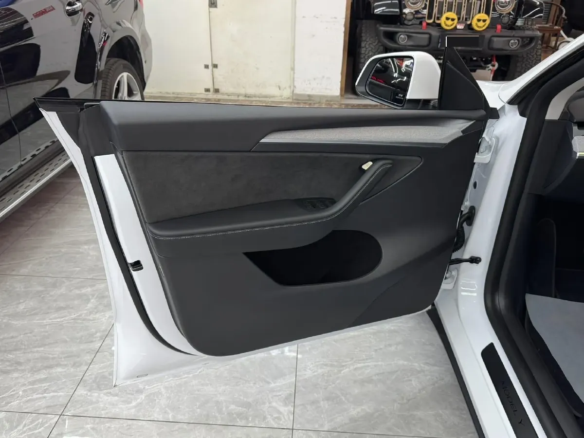 2024 Tesla Model Y BEV 78.4KWH,autocango,china used car exporter,china ev exporter,chinese used car exporter,chinese used ev exporter